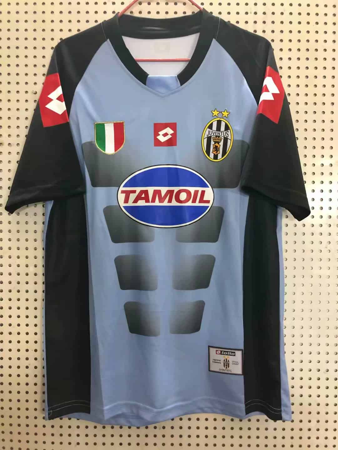 Juventus Retro Goalkeeper Grey Jersey Mens 2002-2003