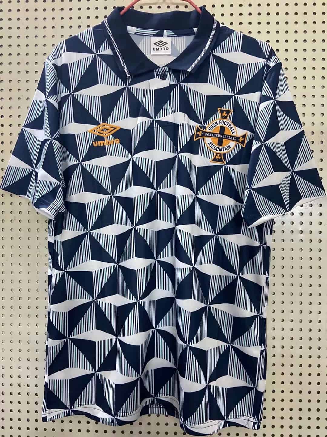 Mens Northern Ireland Retro  Away Jersey 1990-1993