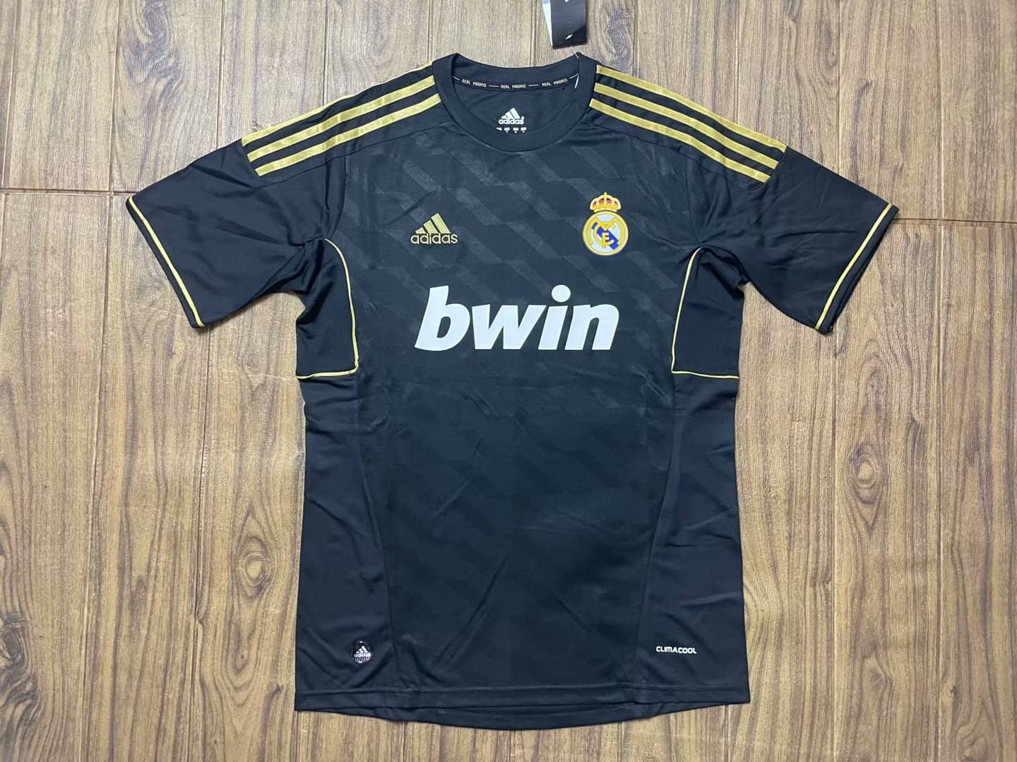 Mens Real Madrid Retro Away Jersey 2011/12