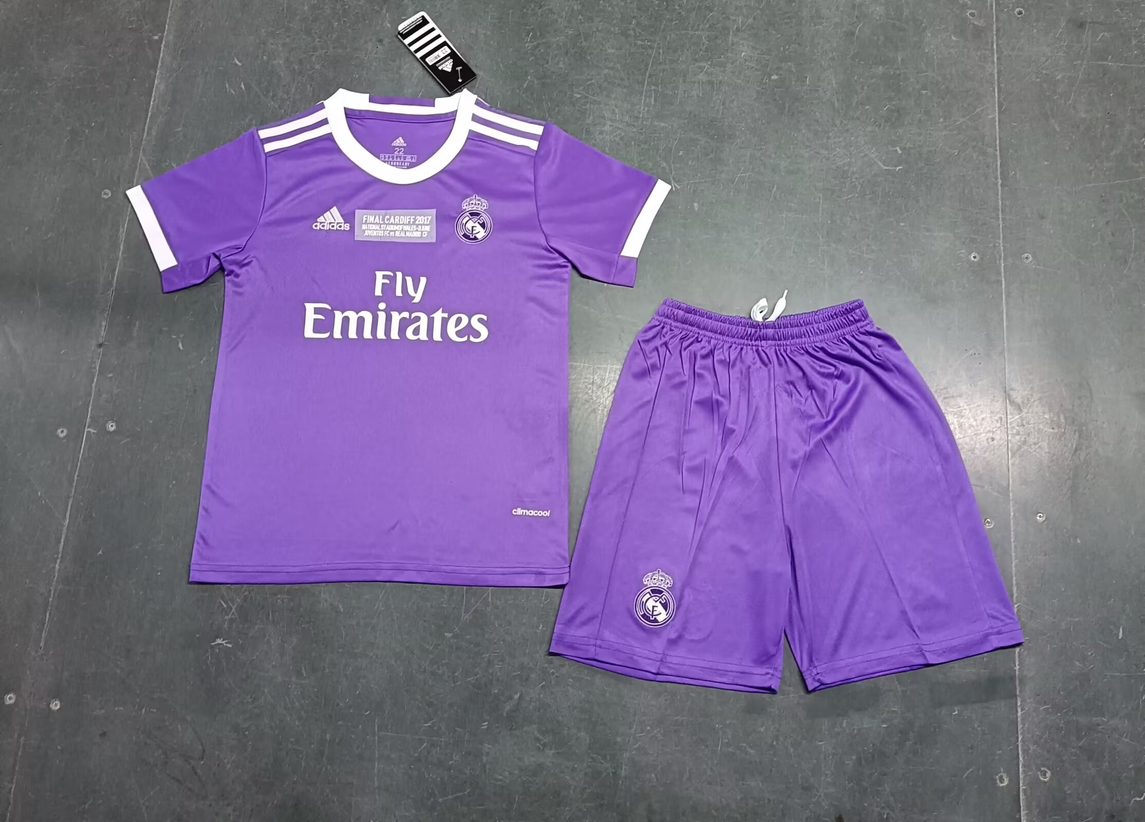 Kinder Retro Real Madrid Auswärts Trikot 2016/17