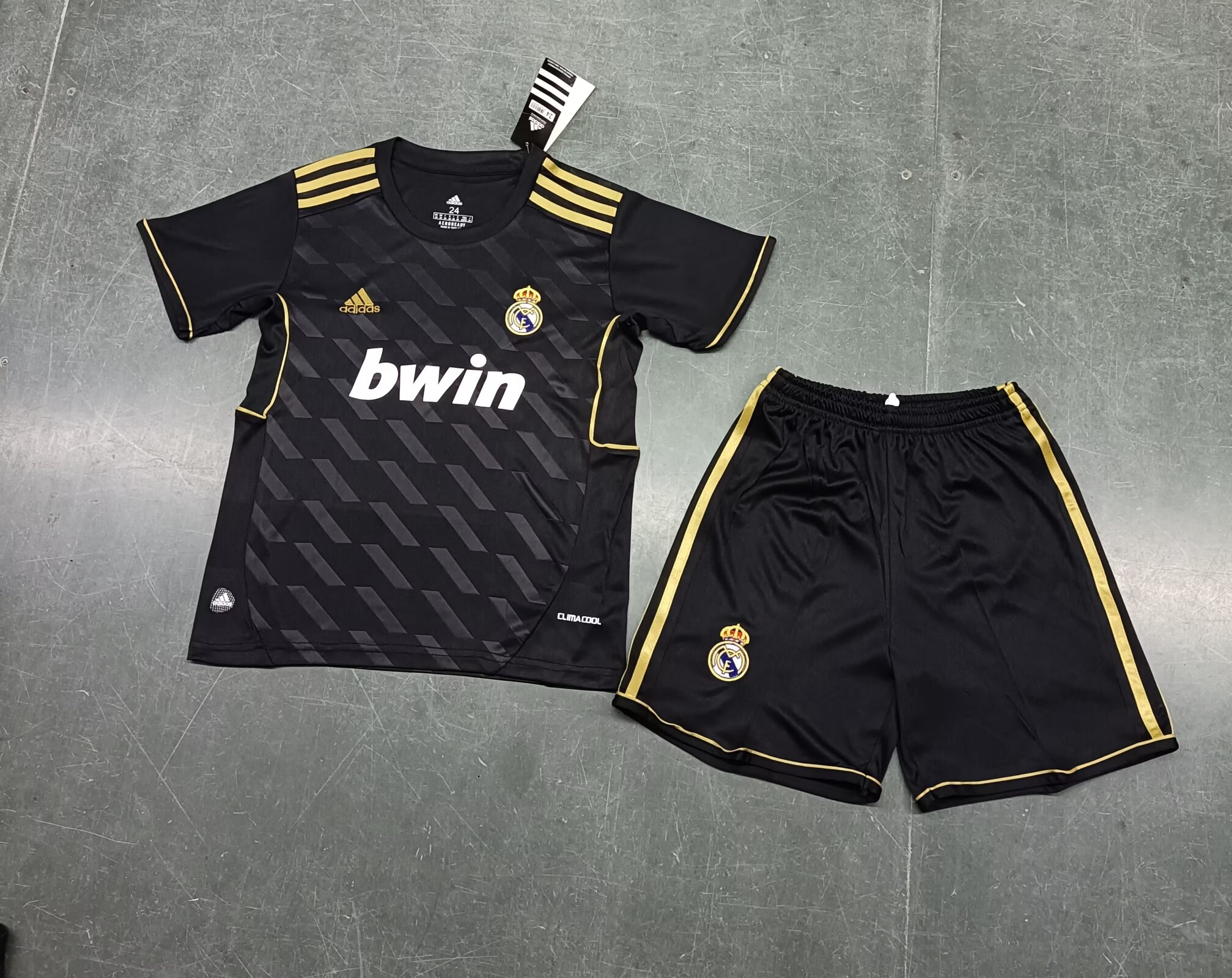 Kinder Retro Real Madrid Auswärts Trikot 2011/12