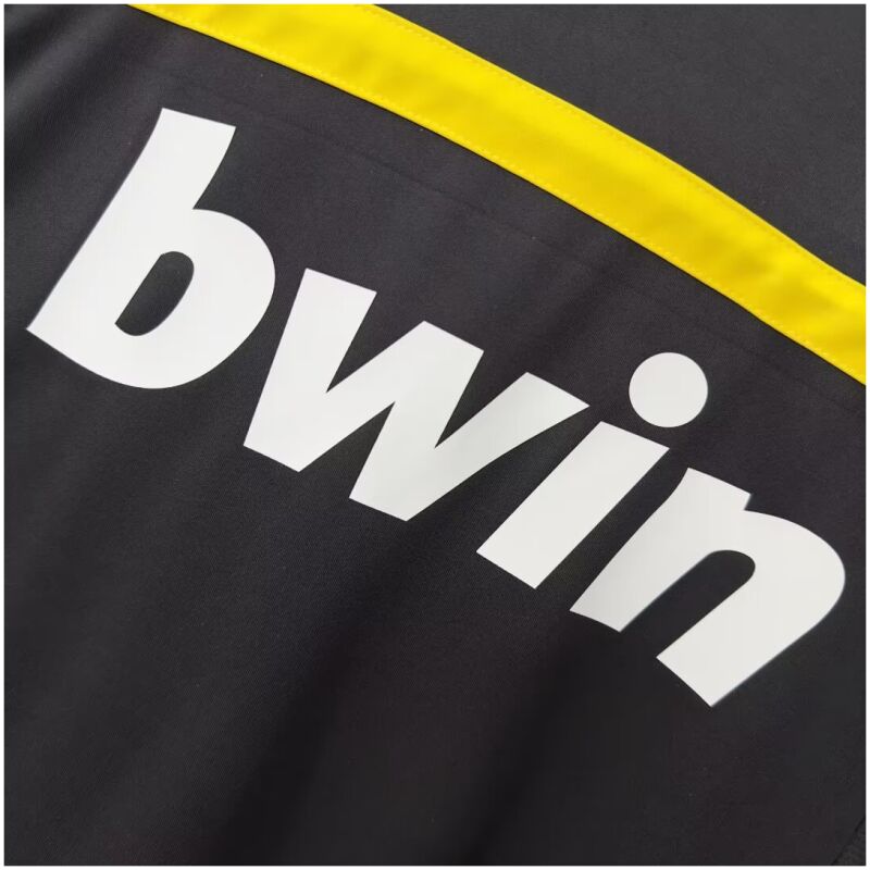 Herren Real Madrid Retro Torwart Schwarz Trikot 2011/12