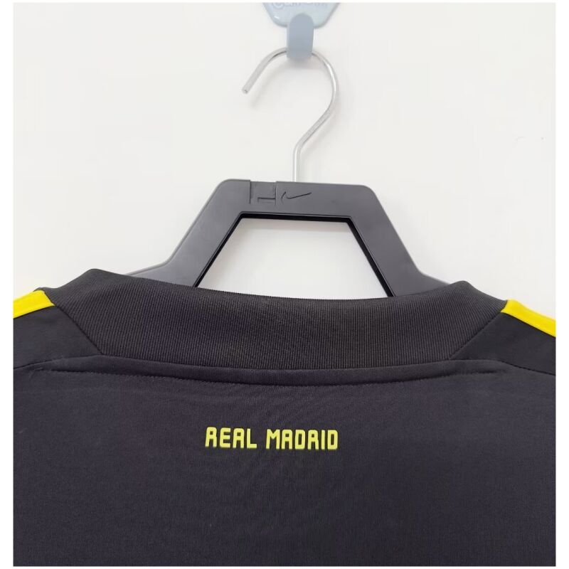 Herren Real Madrid Retro Torwart Schwarz Trikot 2011/12