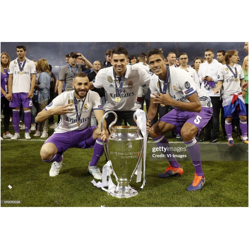Mens Real Madrid Retro Home Authentic Jersey 2016/17 – Match