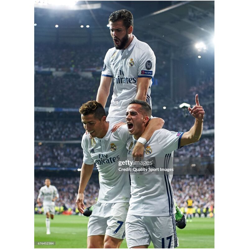 Mens Real Madrid Retro Home Authentic Jersey 2016/17 – Match