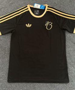 Herren Real Madrid x Jude Bellingham 3-Streifen schwarzes T-Shirt