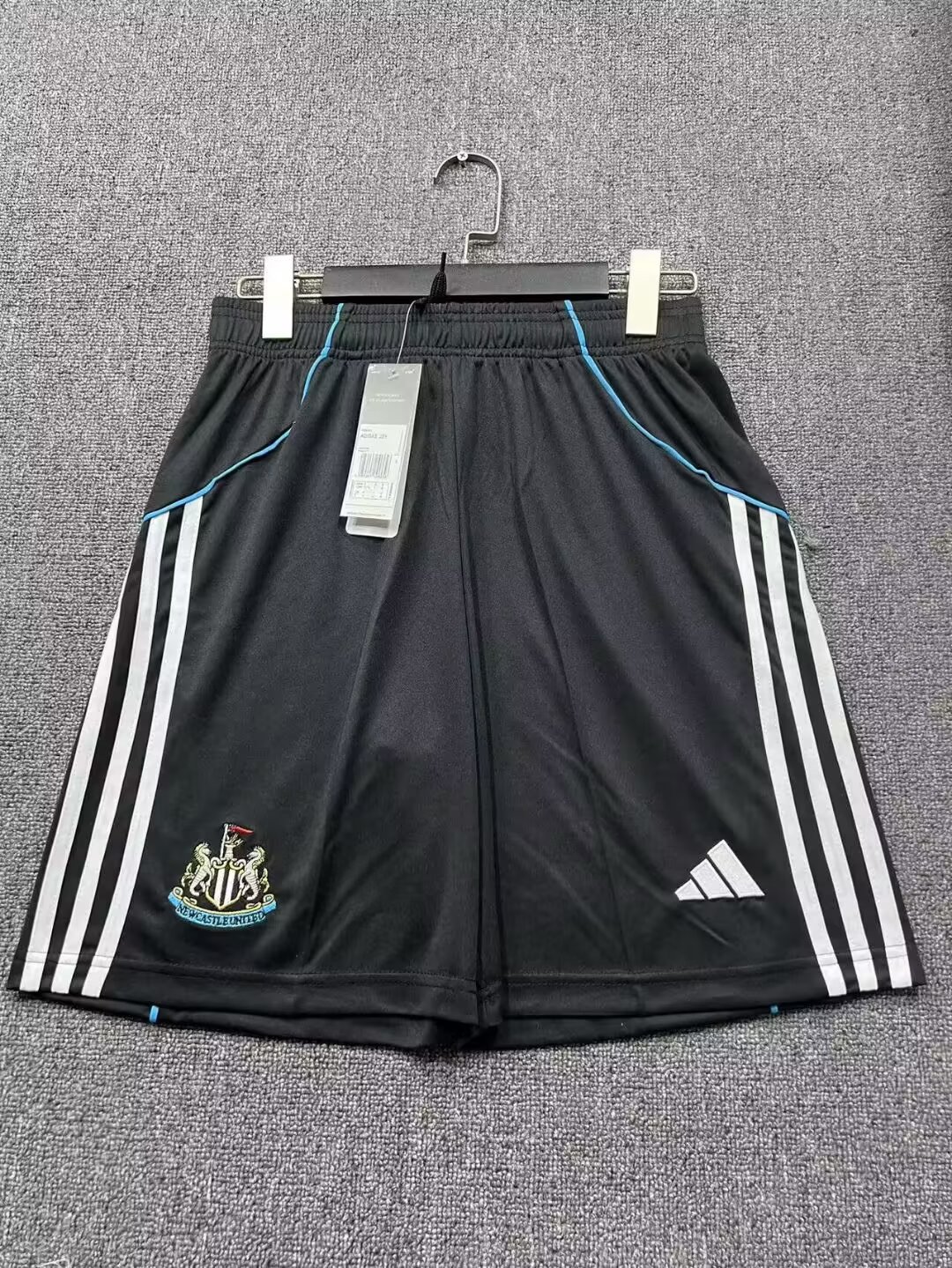 Männer Newcastle United Heimshorts 2025/26