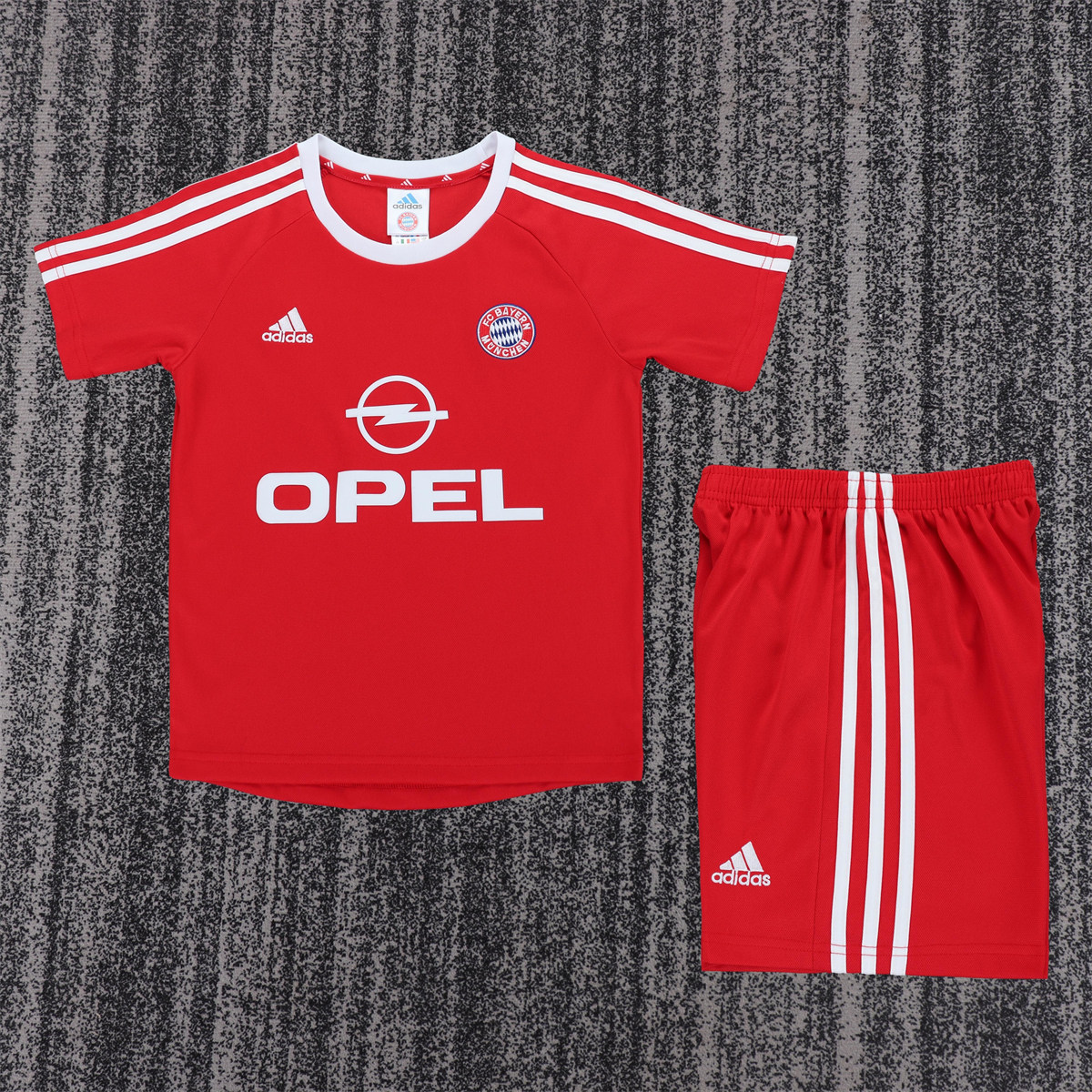 Kids Retro Bayern Munich Home Jersey 2001/02 Kids Retro Bayern Munich Home Jersey 2001/02 - Image 2