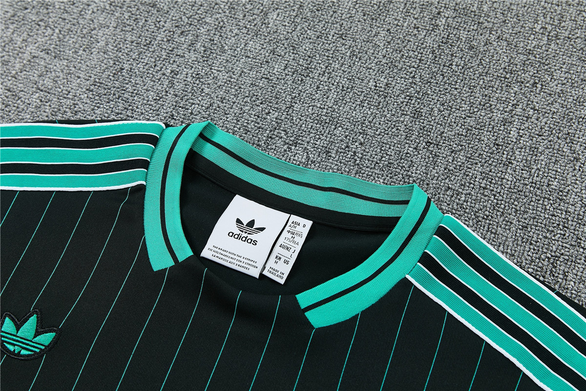 Mens Liverpool Short Training Suit Black 2025/26 Mens Liverpool Short Training Suit Black 2025/26 - view 2