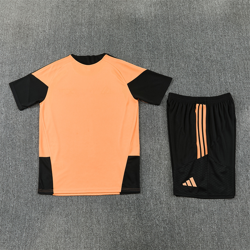 Kids Arsenal Short Orange Training Suit 2026/27 Kids Arsenal Short Orange Training Suit 2026/27 rear view showing clean waistband and athletic cut