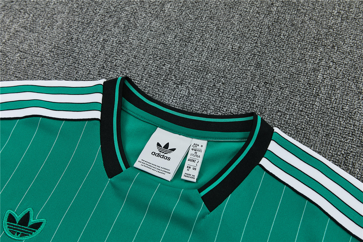 Mens Liverpool Short Training Suit Green 2025/26 Mens Liverpool Short Training Suit Green 2025/26 rear view showing clean waistband and athletic cut