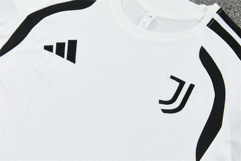 Mens Juventus Short Training Suit White 2026/27 Mens Juventus Short Training Suit White 2026/27 detail view 3