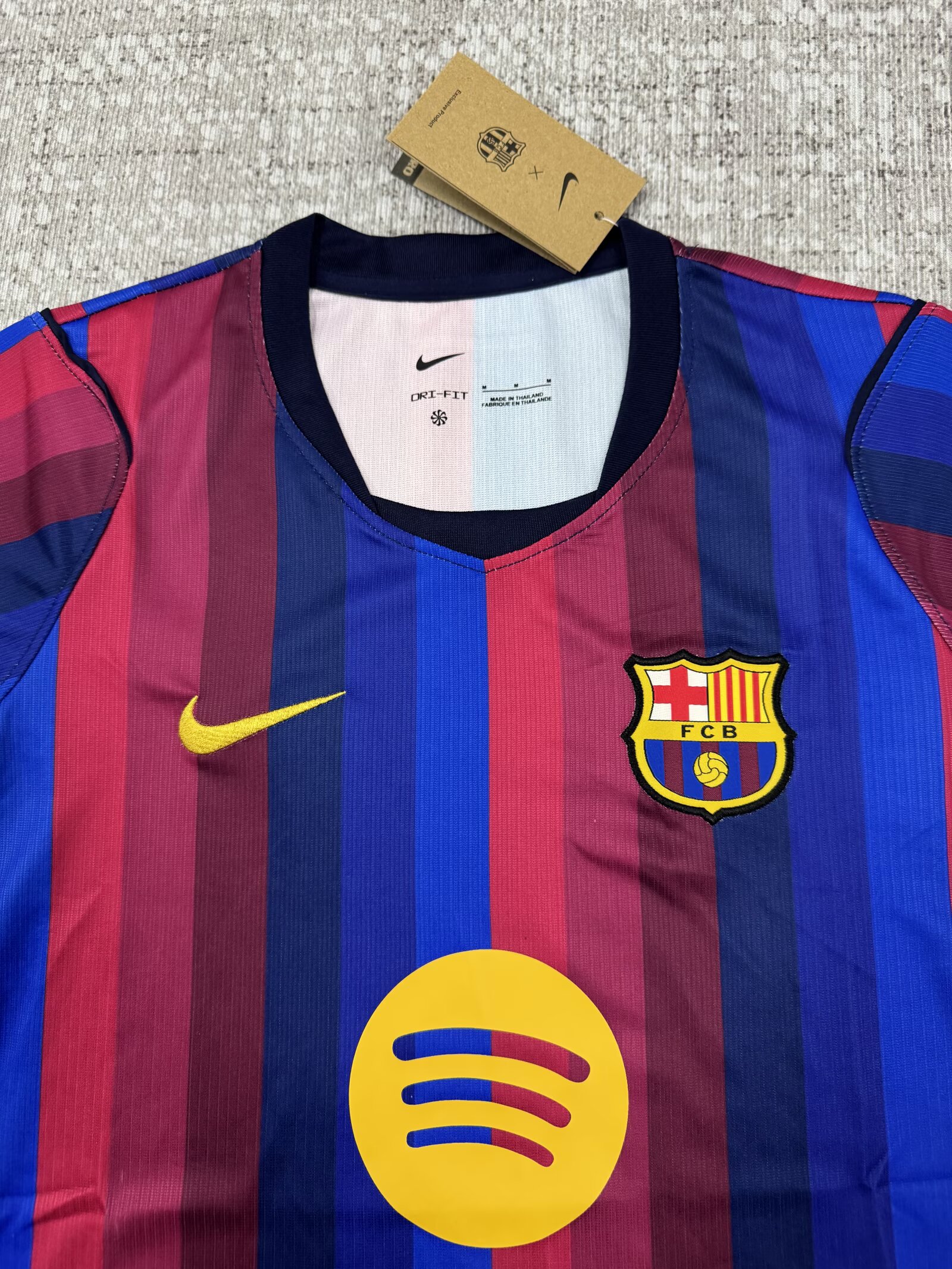 Women’s Barcelona Home Jersey 2026/27 Women’s Barcelona Home Jersey 2026/27 rear view showing matching team styling