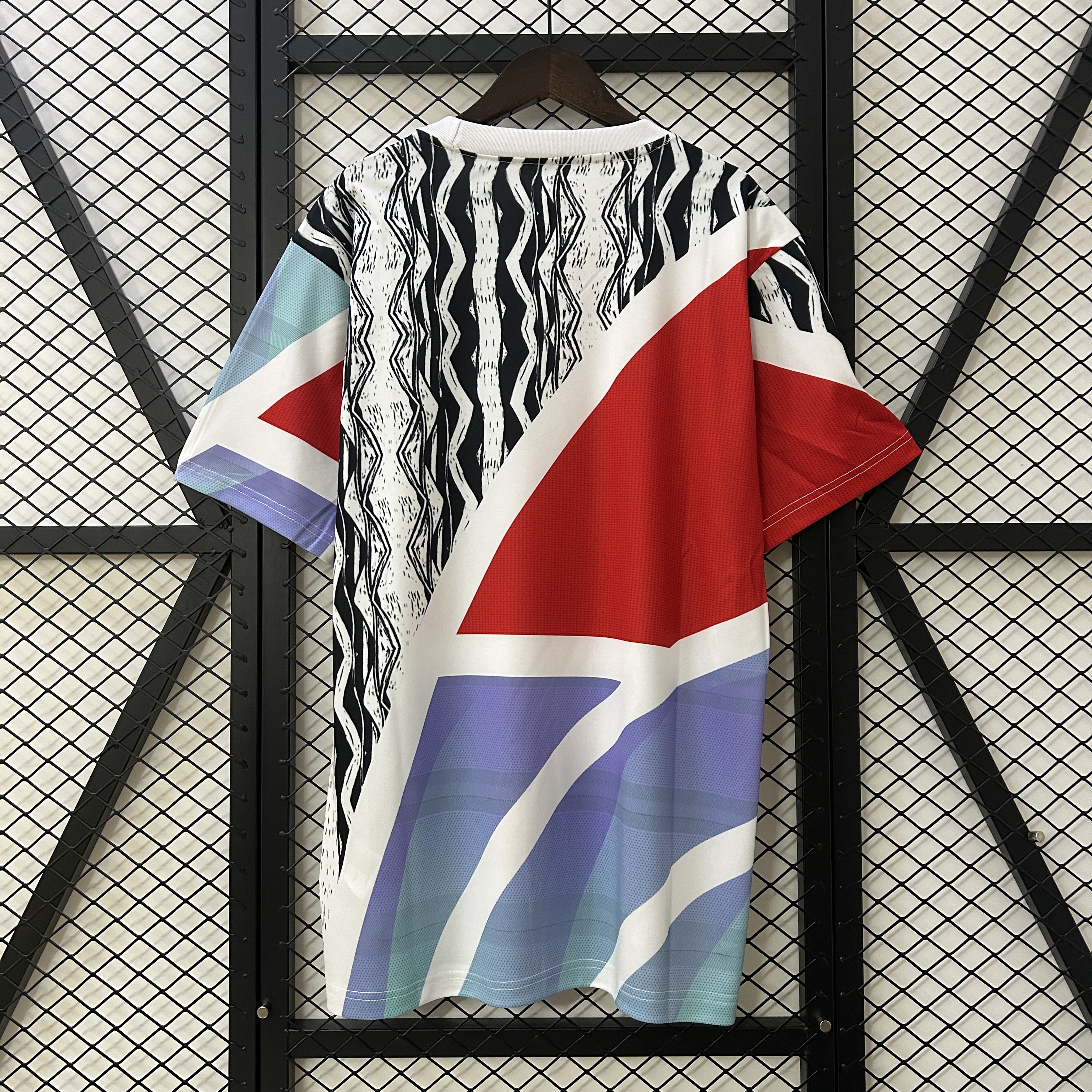 Mens Arsenal adidas Pre-Match Jersey 2024/25 Mens Arsenal adidas Pre-Match Jersey 2024/25 back view detail