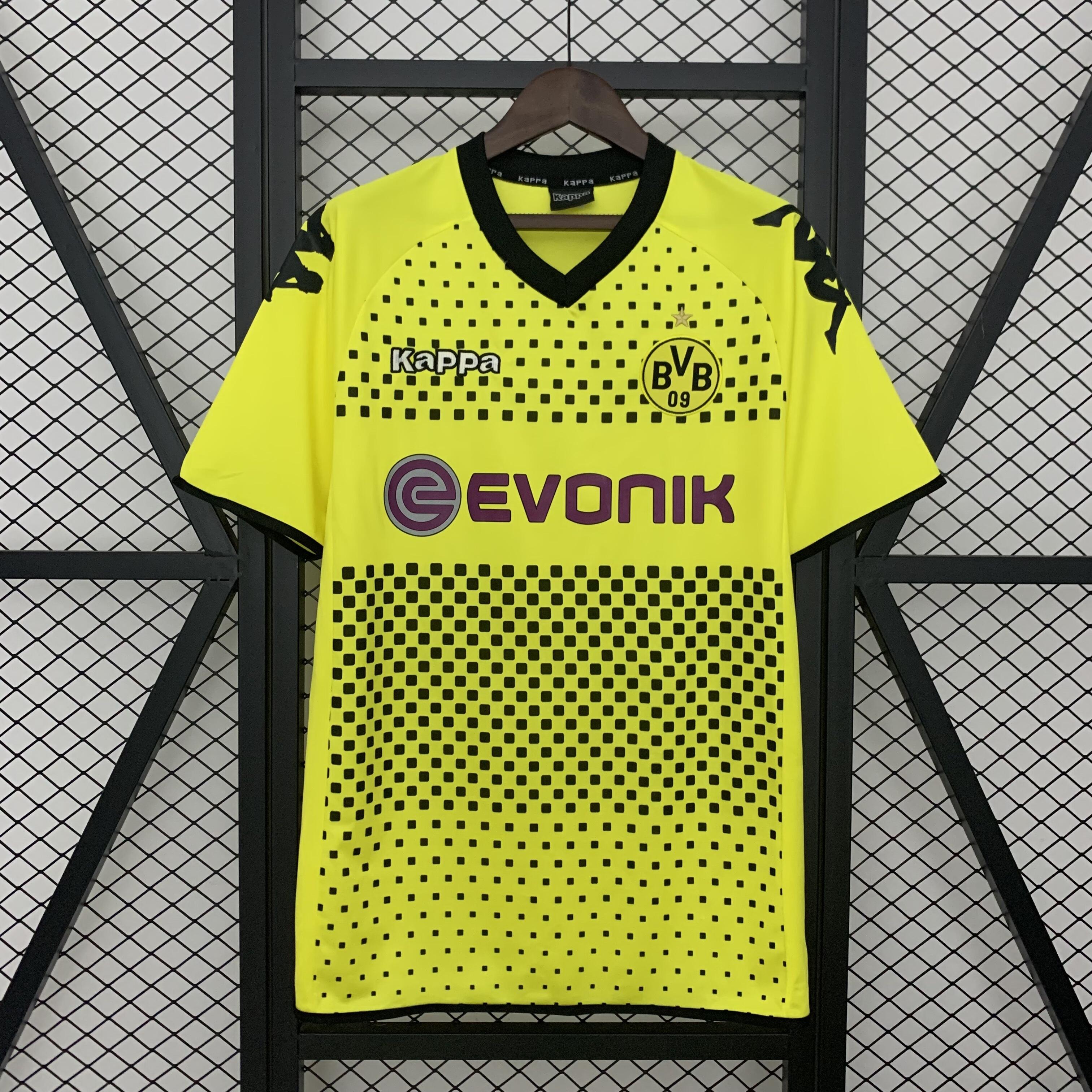 Mens Borussia Dortmund Retro Home Jersey 2011/12 Mens Borussia Dortmund Retro Home Jersey 2011/12 front view on display