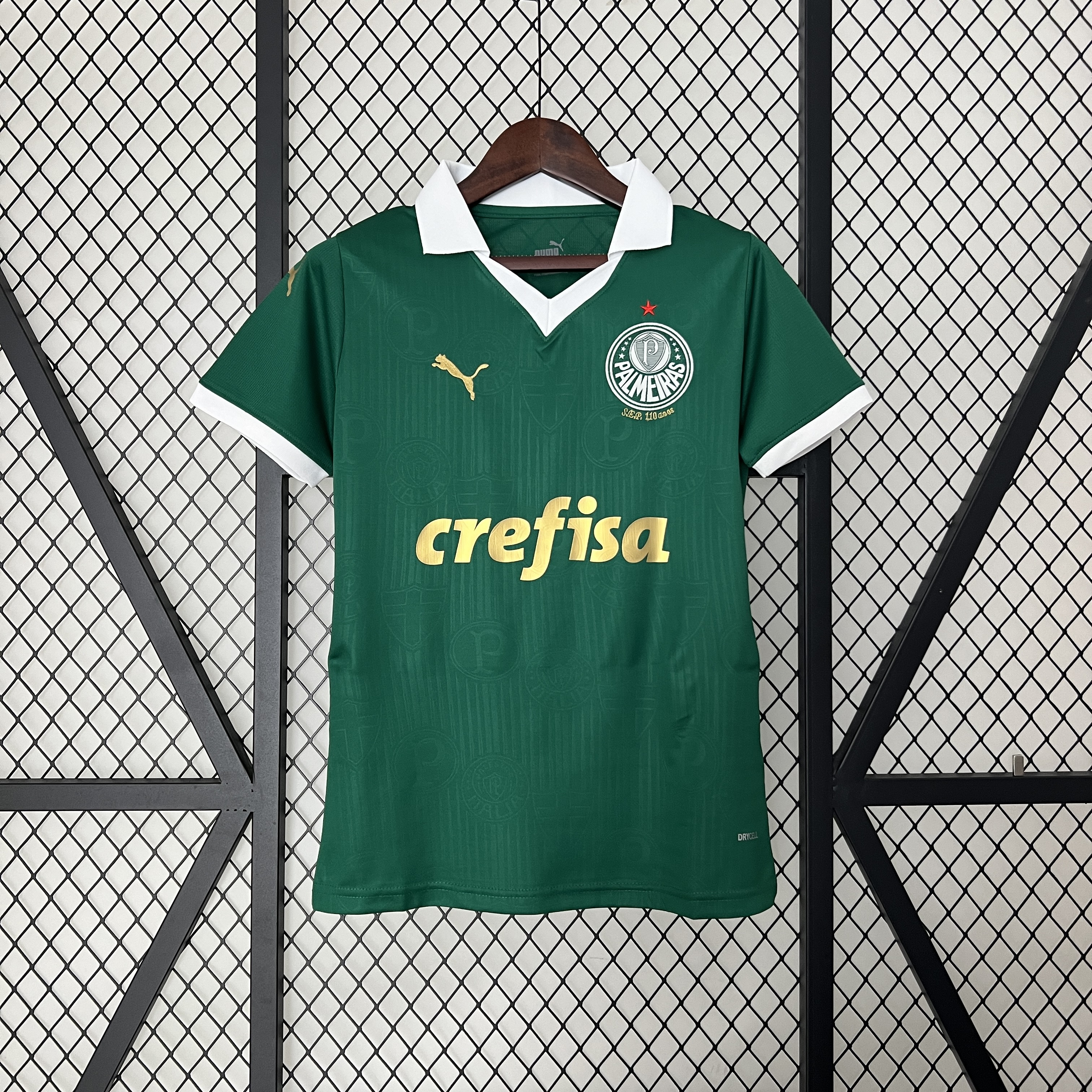 Womens Palmeiras Home Jersey 2024/25 Womens Palmeiras Home Jersey 2024/25 front view on display