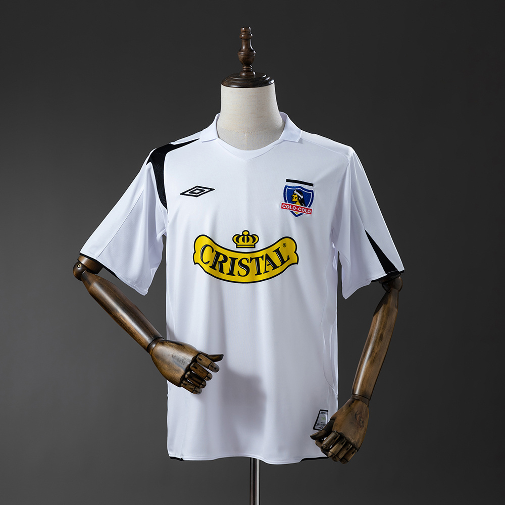 Mens Colo Colo Retro Home Jersey 2006/07 Mens Colo Colo Retro Home Jersey 2006/07 front view with polo collar