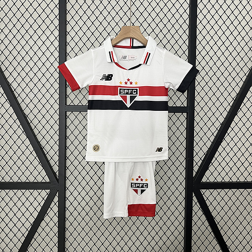 Kids Sao Paulo Home Kit 2024/25 Kids Sao Paulo Home Kit 2024/25 front view on display