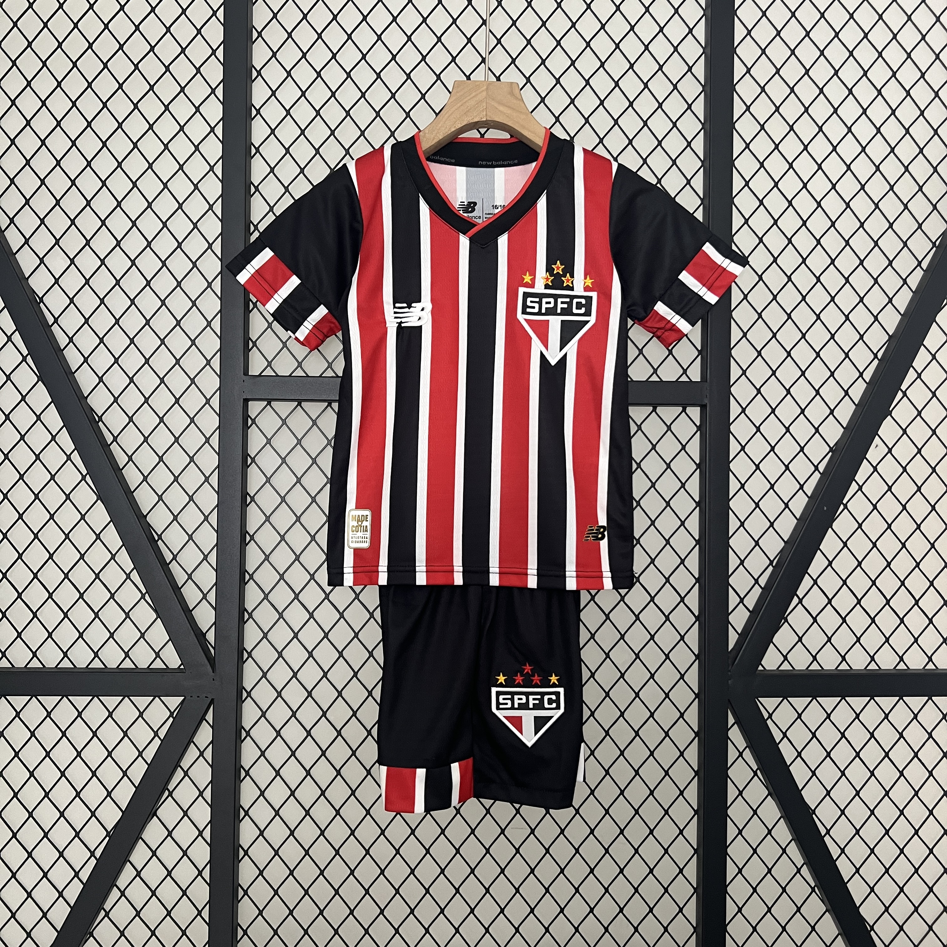 Kids Sao Paulo Away Kit 2024/25 Kids Sao Paulo Away Kit 2024/25 front view with shirt and matching black shorts