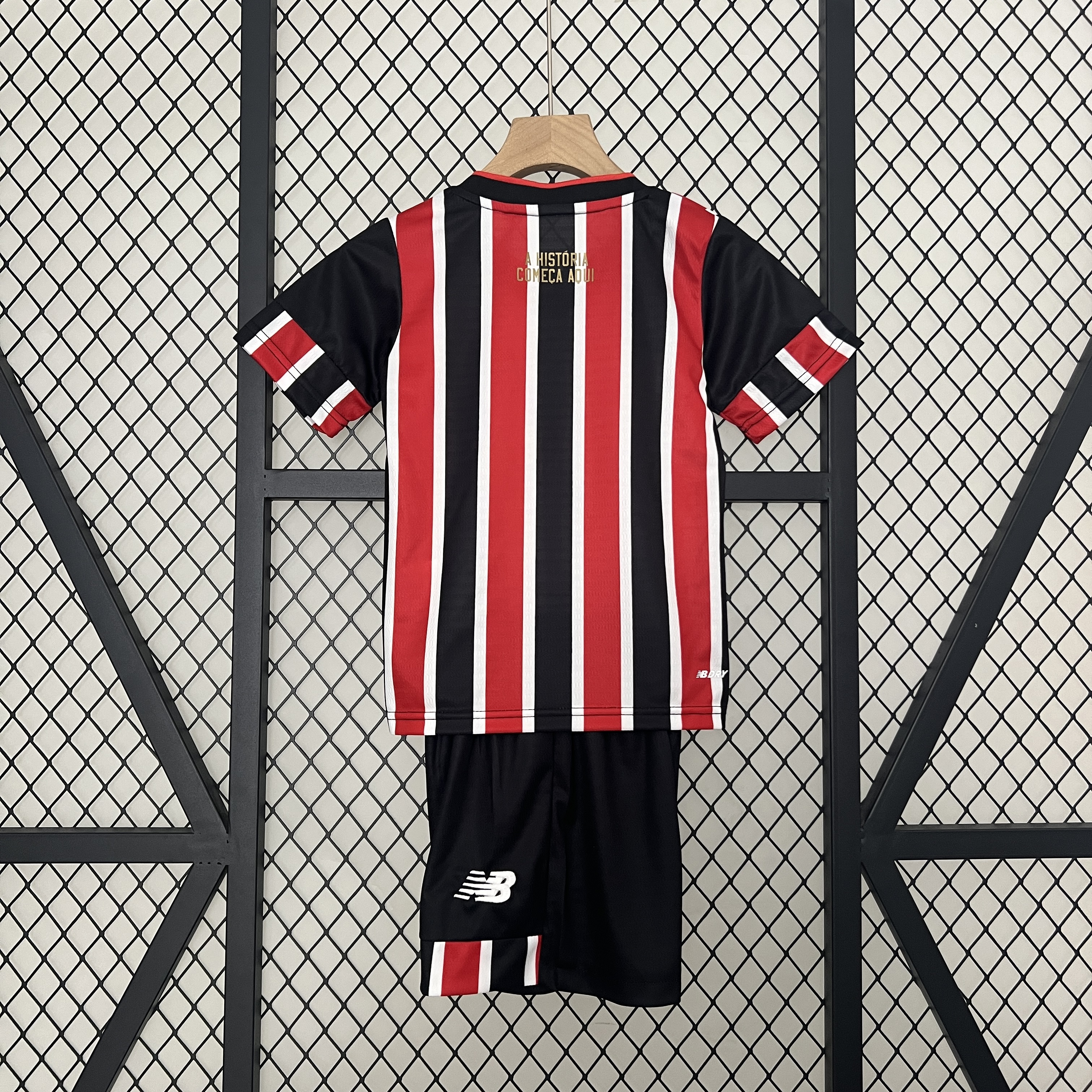 Kids Sao Paulo Away Kit 2024/25 Kids Sao Paulo Away Kit 2024/25 rear view of shirt and shorts