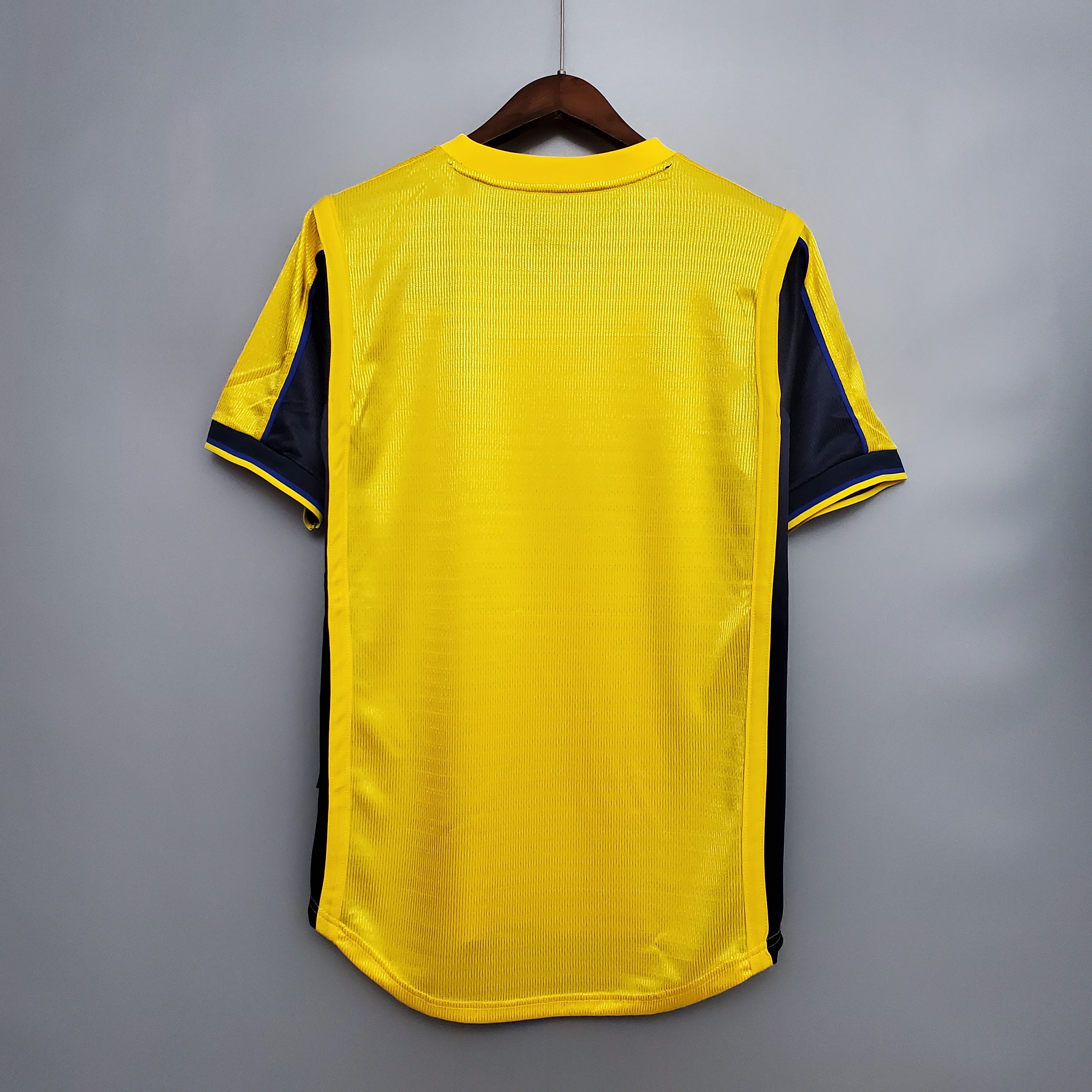 Mens Arsenal Retro Away Jersey 1999/00 Mens Arsenal Retro Away Jersey 1999/00 back view detail