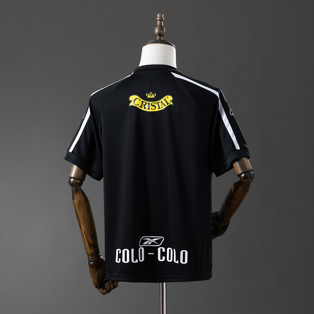 Mens Colo Colo Retro Away Jersey 2005/06 Mens Colo Colo Retro Away Jersey 2005/06 rear view showing matching team styling