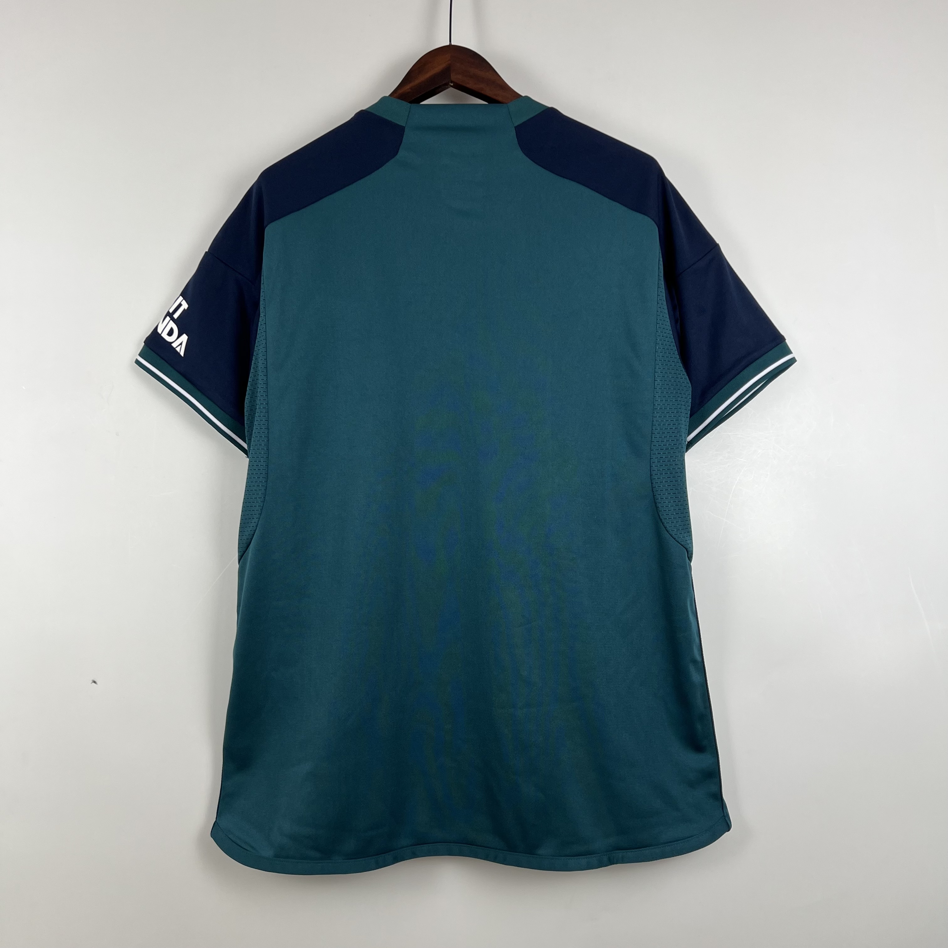 Mens Arsenal Third Jersey 2023/24 Mens Arsenal Third Jersey 2023/24 back view detail