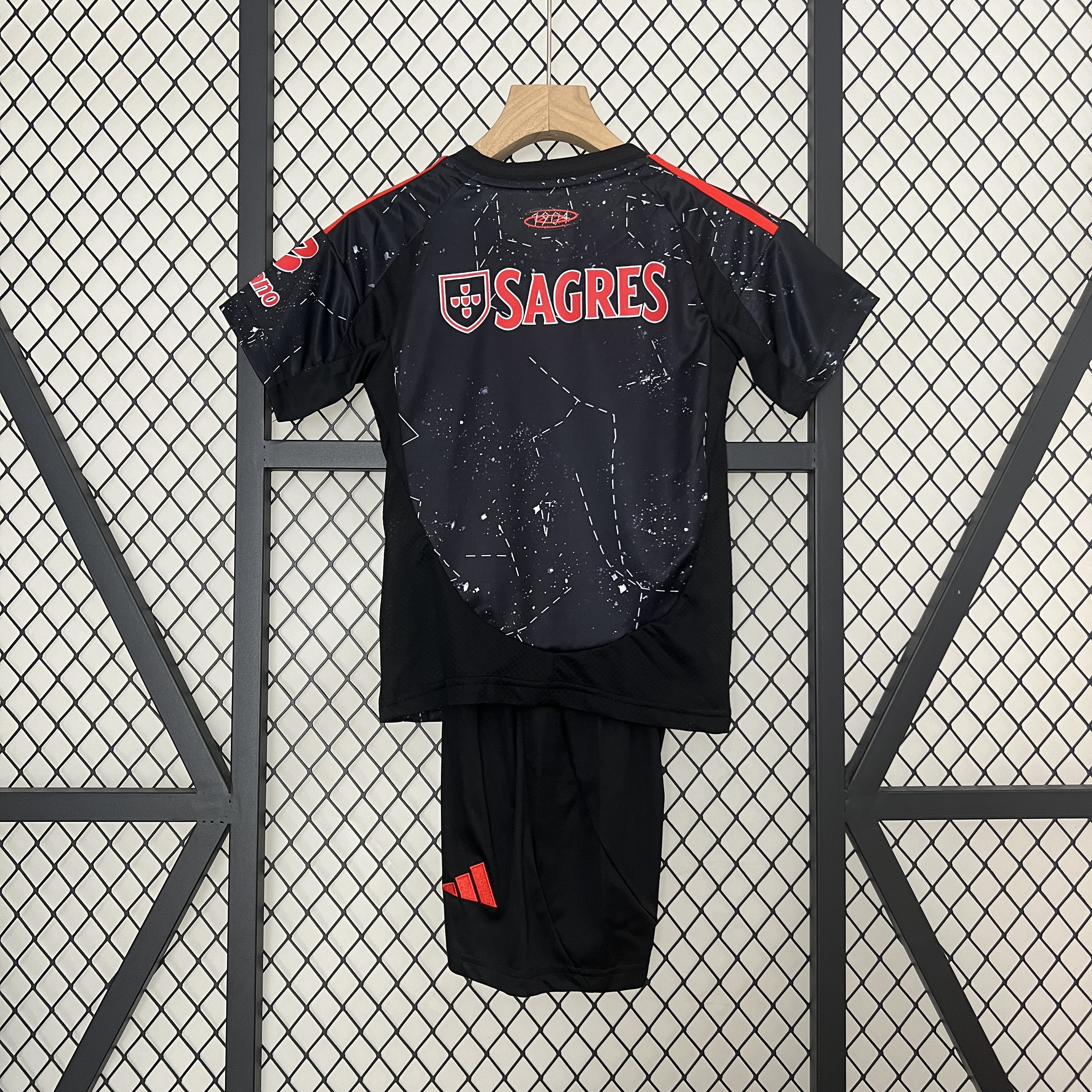 Kids Benfica Away Kit 2024/25 Kids Benfica Away Kit 2024/25 rear view of shirt and shorts