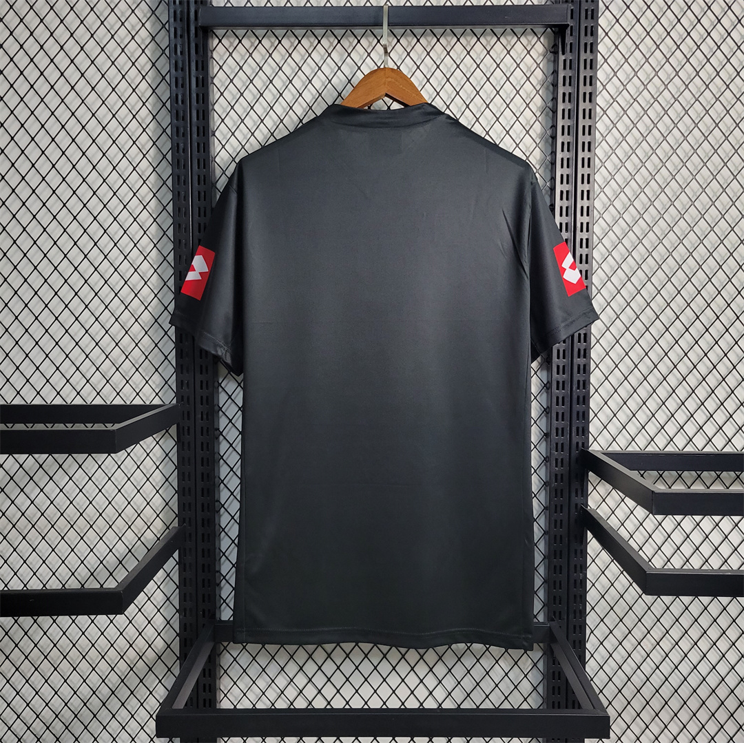 Mens Juventus Retro Away Jersey 2001/02 Mens Juventus Retro Away Jersey 2001/02 back view detail