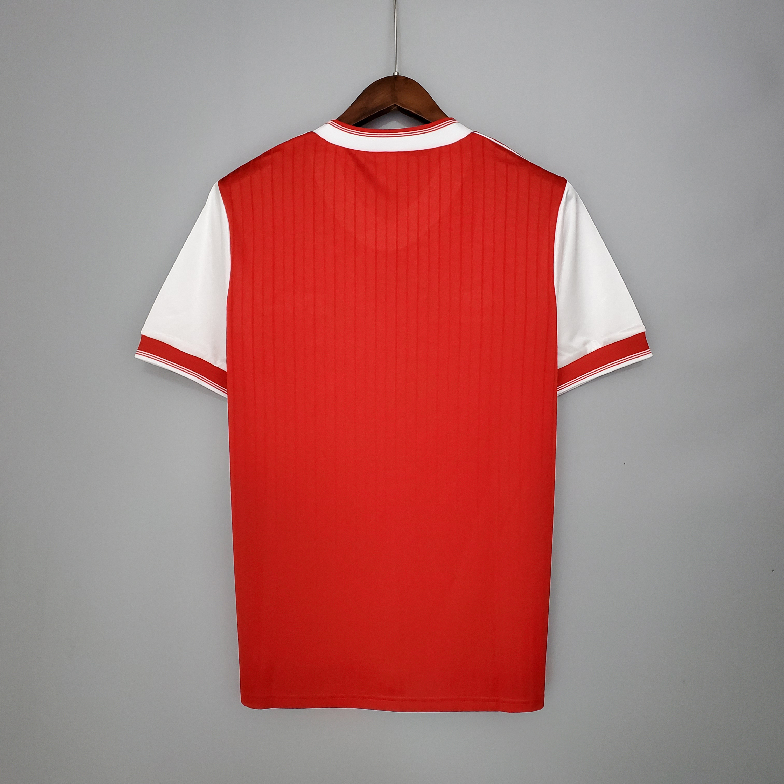 Mens Arsenal Retro Home Jersey 1983/86 Mens Arsenal Retro Home Jersey 1983/86 back view detail