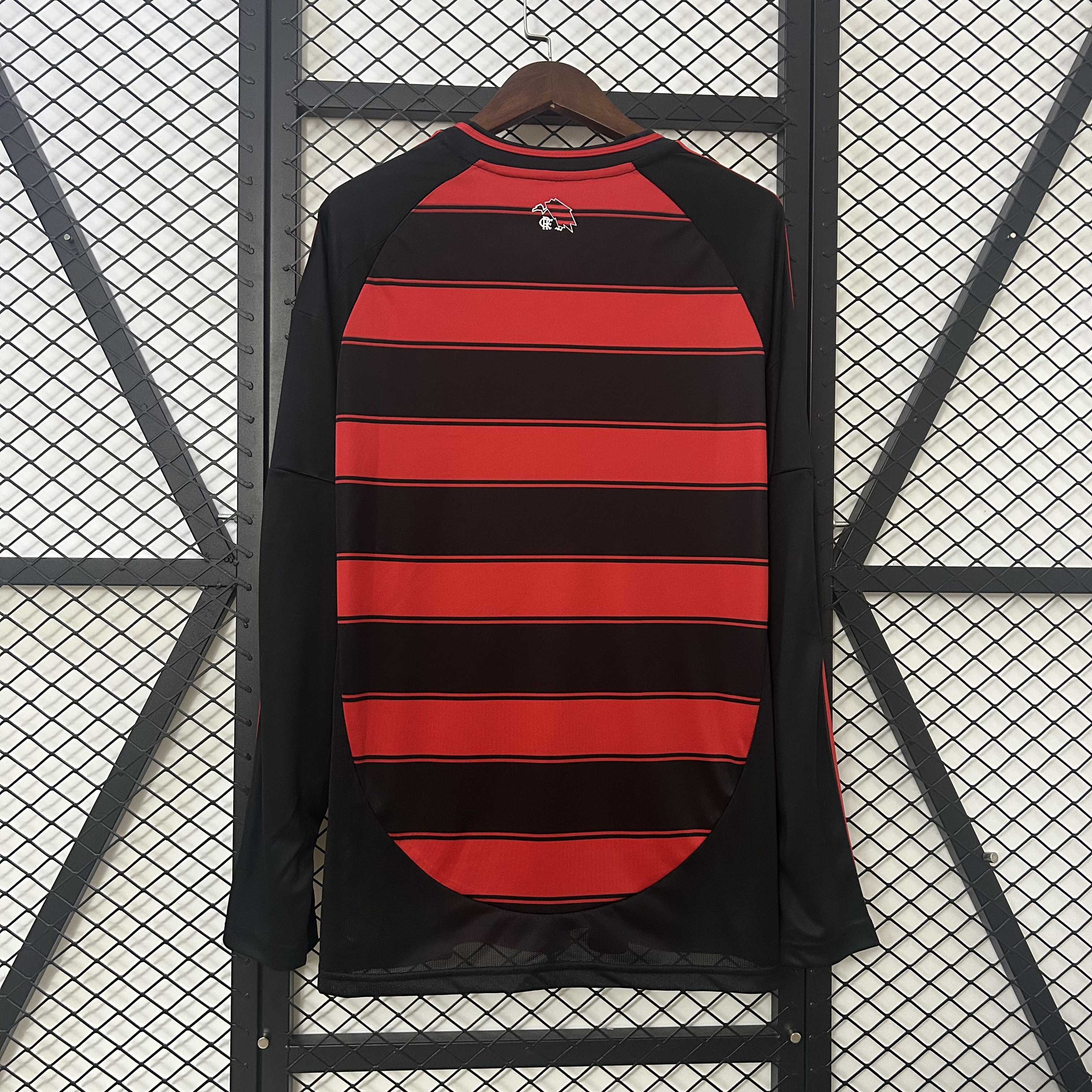 Mens Flamengo Long Sleeve Home Jersey 2025/26 Mens Flamengo Long Sleeve Home Jersey 2025/26 rear view showing matching team styling