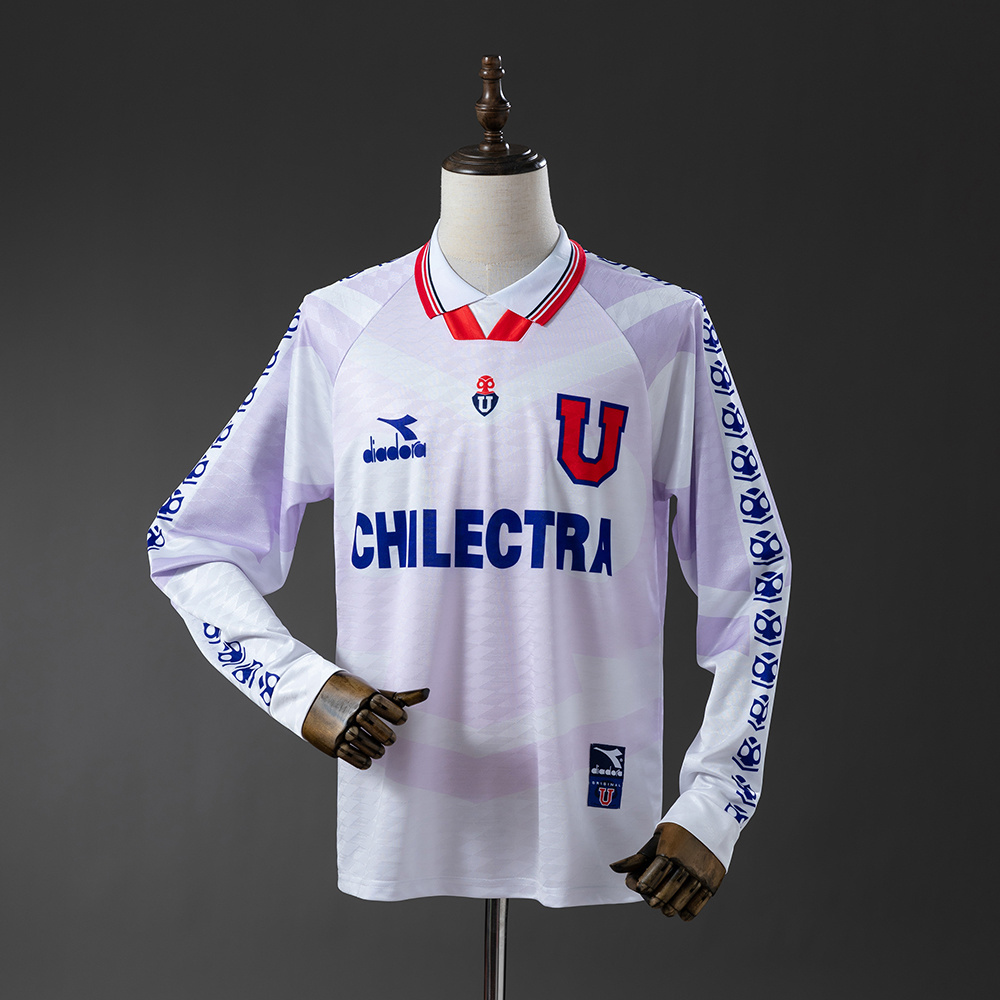 Mens Universidad de Chile Long Sleeve Away Jersey 1996/97 Mens Universidad de Chile Long Sleeve Away Jersey 1996/97 front view on display