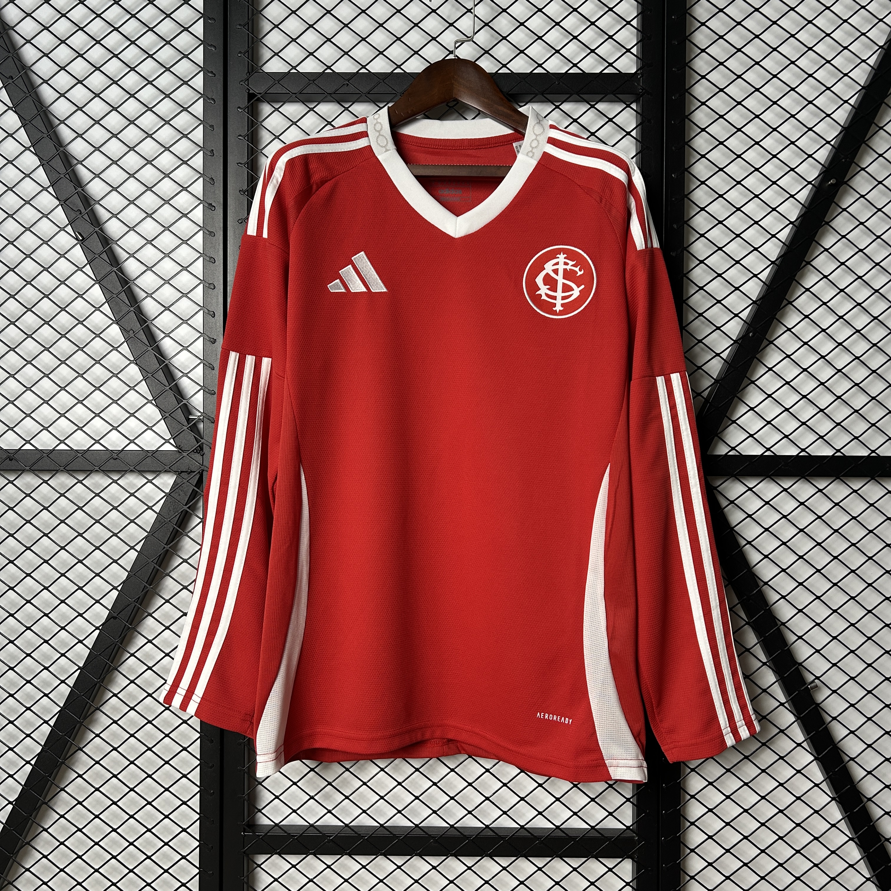 Mens Brazil Internacional Long Sleeve Home Jersey 2025 Mens Brazil Internacional Long Sleeve Home Jersey 2025 front view in red and white