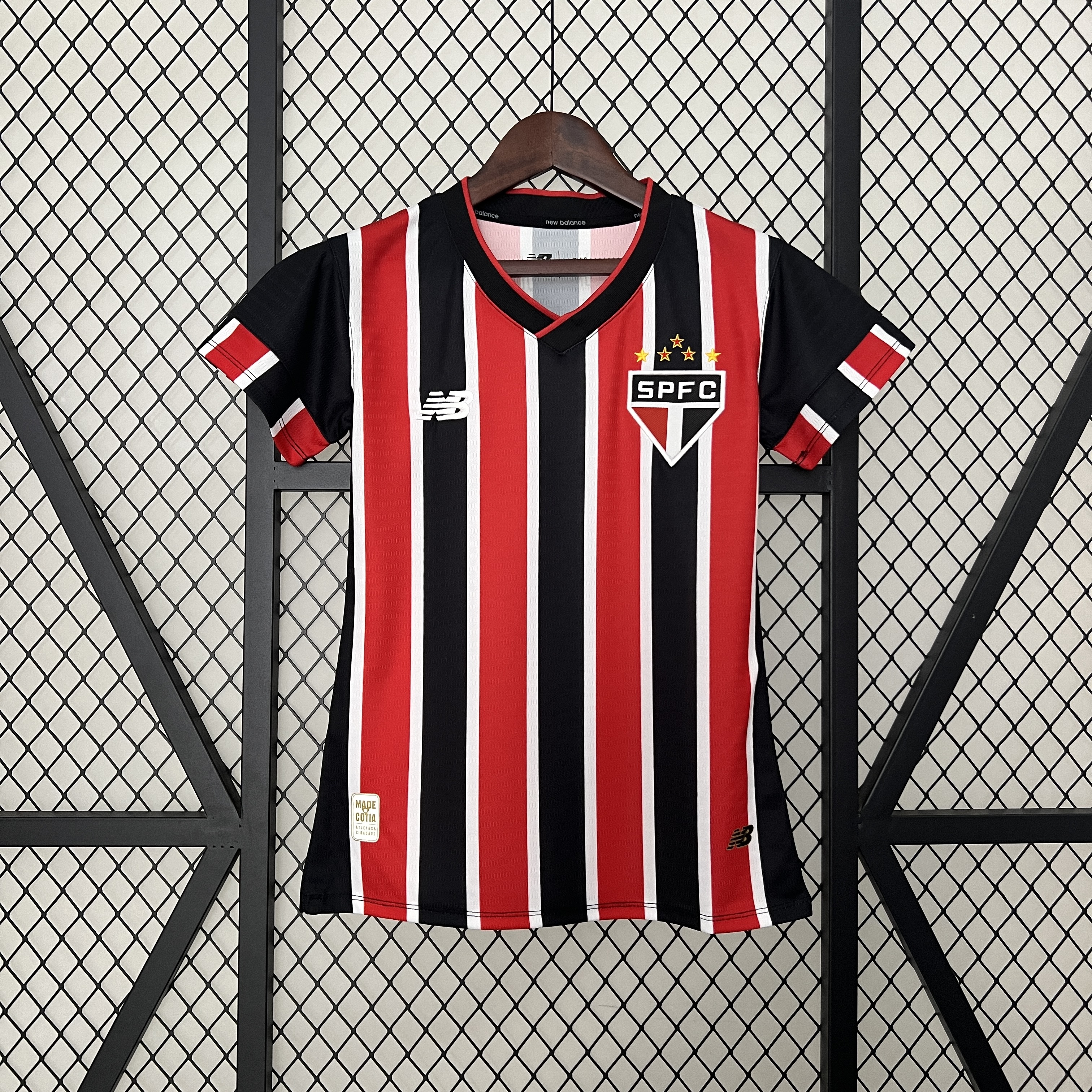Womens Sao Paulo Away Jersey 2024/25 Womens Sao Paulo Away Jersey 2024/25 front view showing tailored striped silhouette