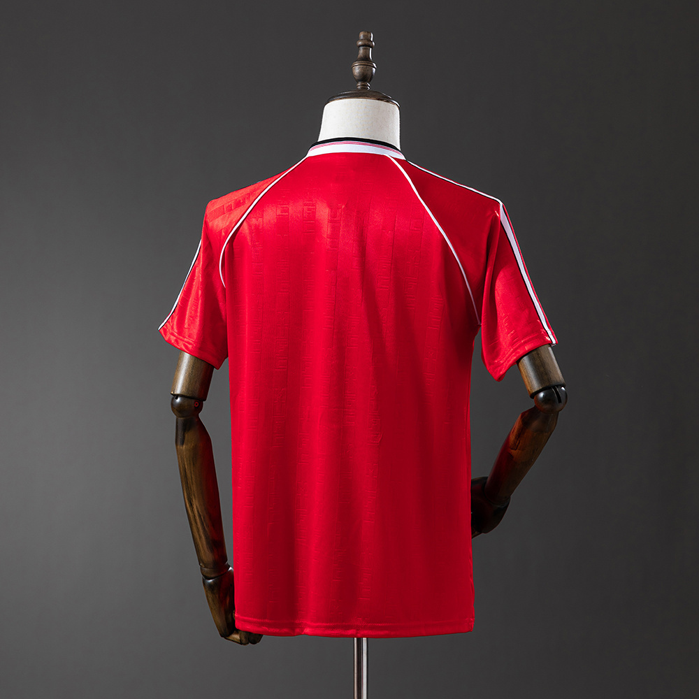 Mens Manchester United Retro Home Jersey 1984/85 Mens Manchester United Retro Home Jersey 1984/85 back view detail