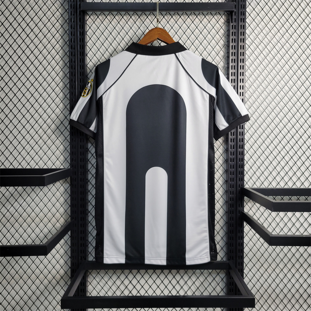 Mens Juventus Retro Home Jersey 1997/98 Mens Juventus Retro Home Jersey 1997/98 back view detail