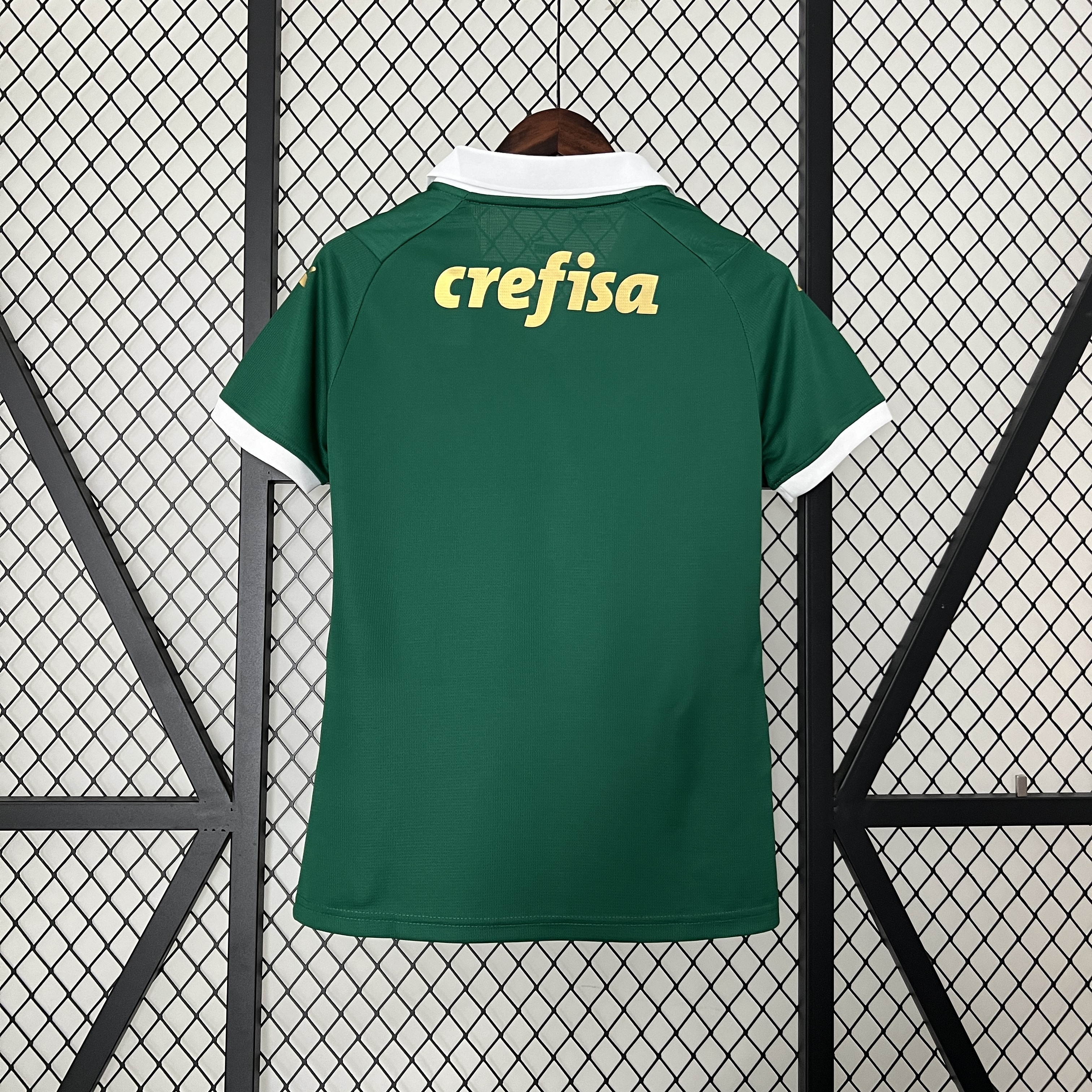 Womens Palmeiras Home Jersey 2024/25 Womens Palmeiras Home Jersey 2024/25 front view on display