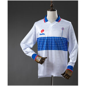Mens Club Deportivo Universidad Catolica Retro Long Sleeve Home Jersey 1996/97 front view on display