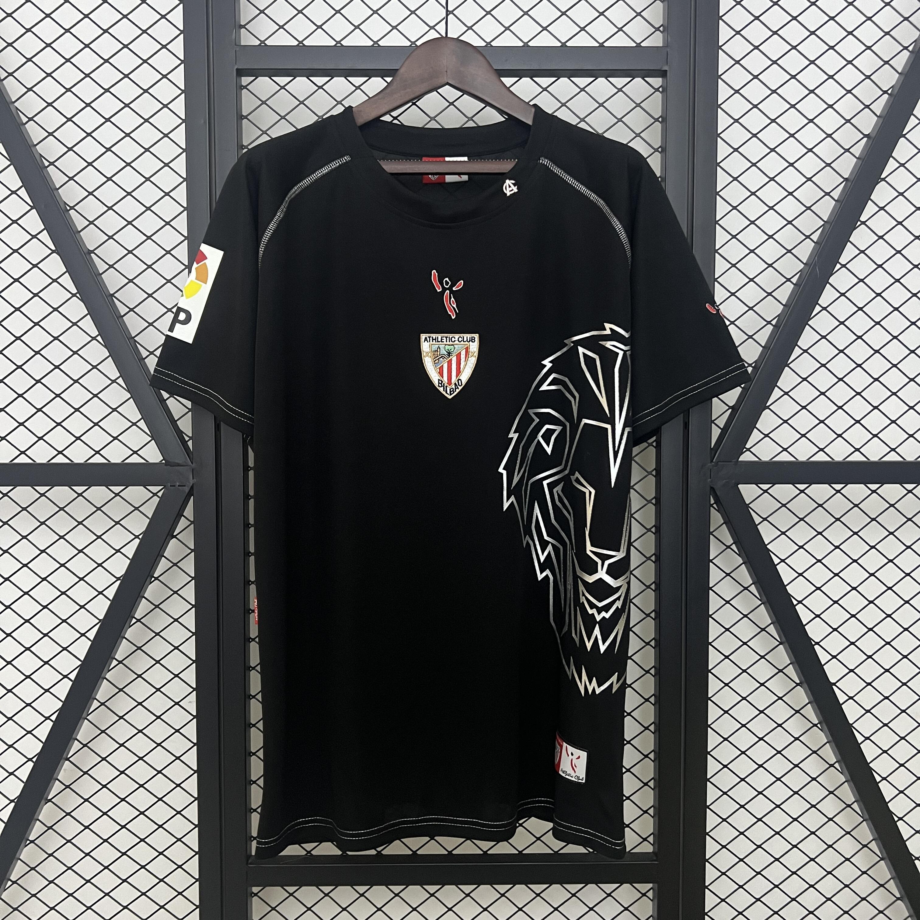Mens Athletic Bilbao Black Retro Jersey 2005/08 Mens Athletic Bilbao Black Retro Jersey 2005/08 front view on display