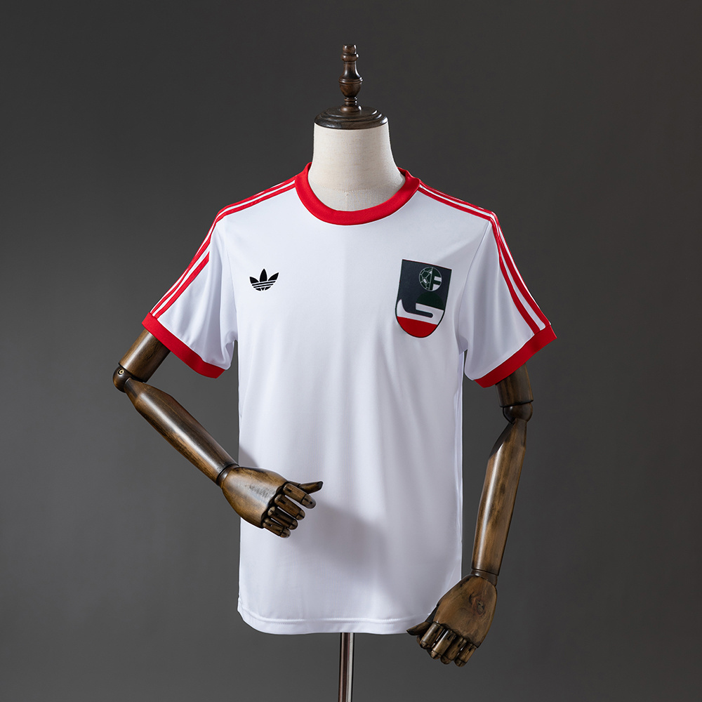 Mens Ireland Retro Home Jersey 1978 Mens Ireland Retro Home Jersey 1978 front view on mannequin showing red crew collar and shoulder stripes