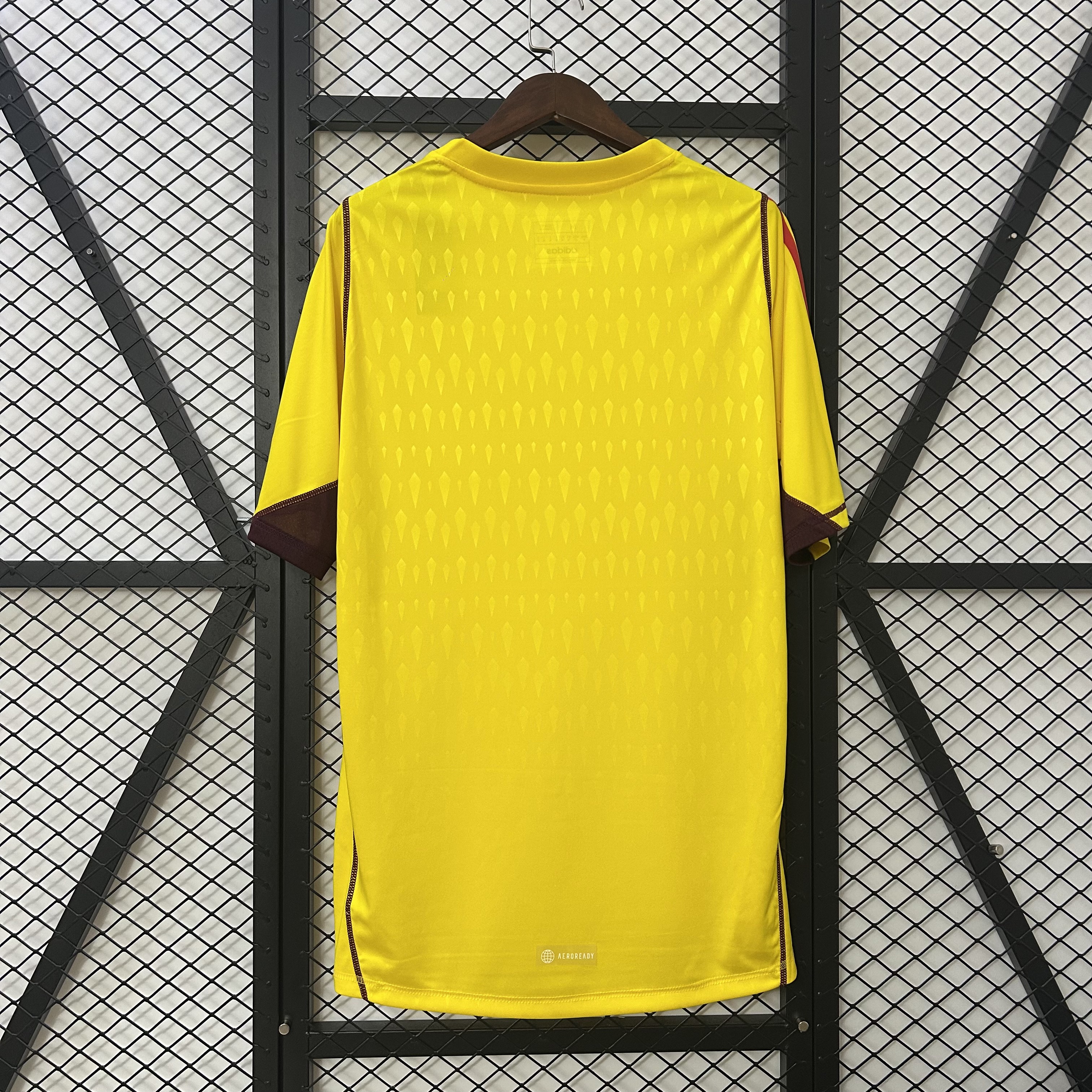 Mens Cruzeiro Limited Edition Yellow Goalkeeper Jersey 2024/25 Mens Cruzeiro Limited Edition Yellow Goalkeeper Jersey 2024/25 back view detail