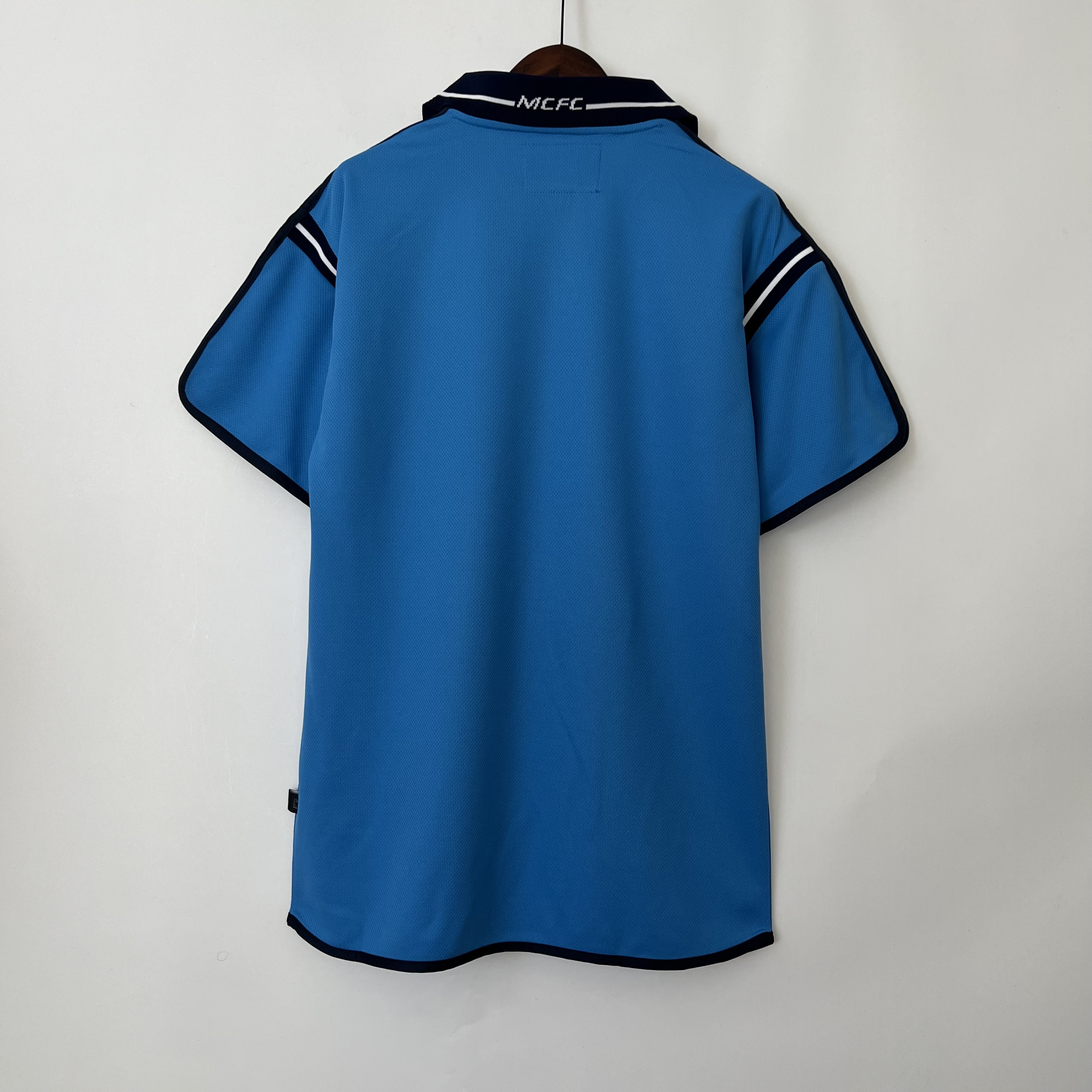 Mens Manchester City Retro Home Jersey 2001/02 Mens Manchester City Retro Home Jersey 2001/02 back view detail