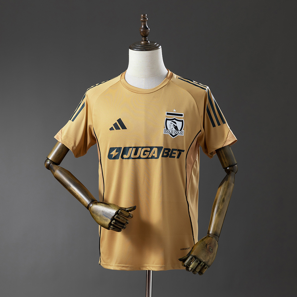 Mens Colo Colo Yellow Training Kit Jersey 2025/26 Mens Colo Colo Yellow Training Kit Jersey 2025/26 front view in golden yellow