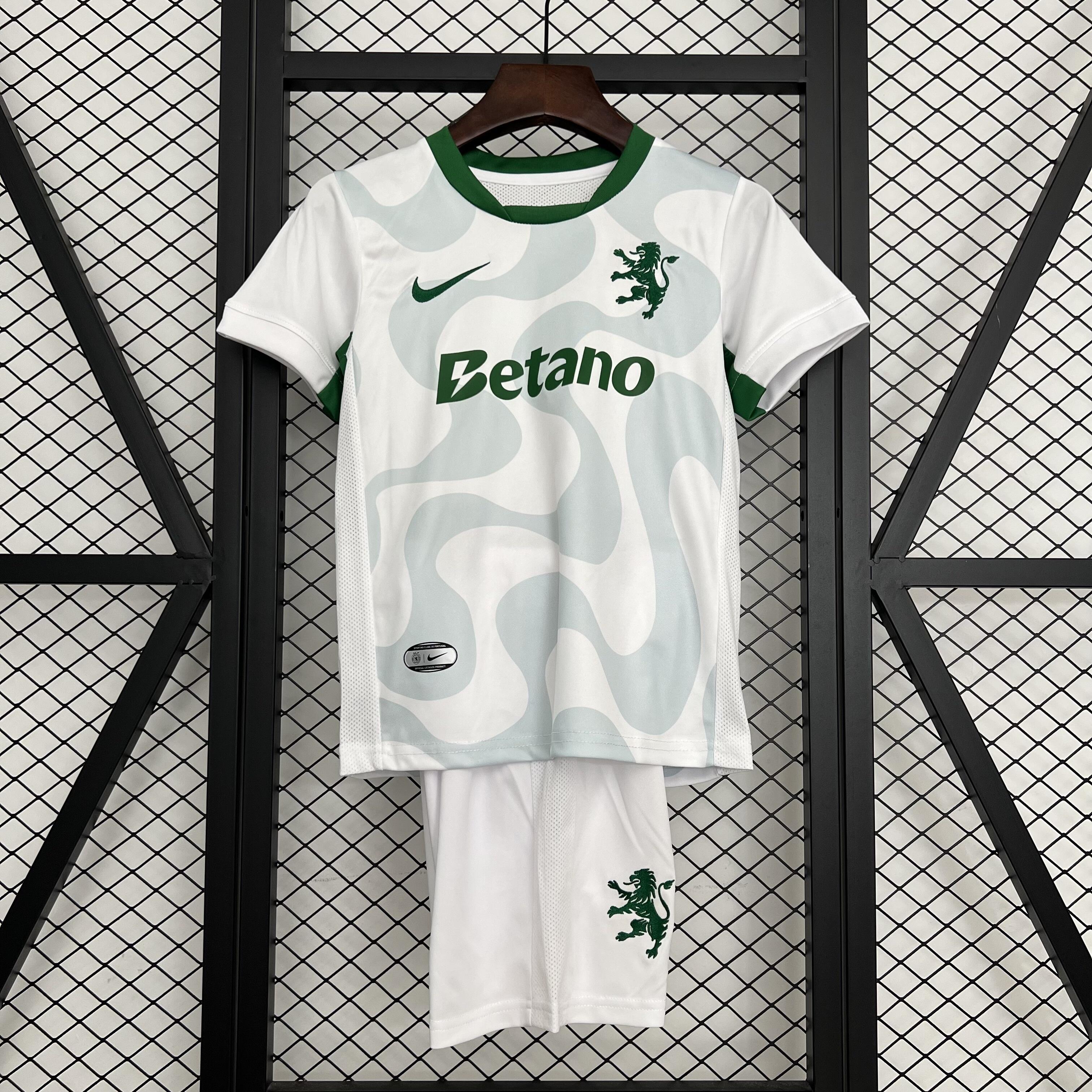 Kids Sporting Lisbon Third Kit 2025/26 Kids Sporting Lisbon Third Kit 2025/26 front view showing white jersey and shorts