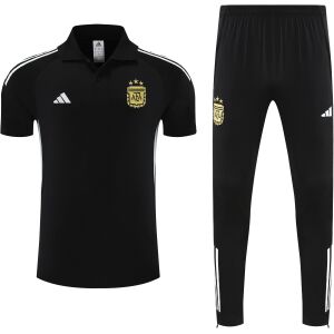 Front view of the Mens Argentina Gray Training Kit Polo 2025 in black with gold AFA crest and track pants