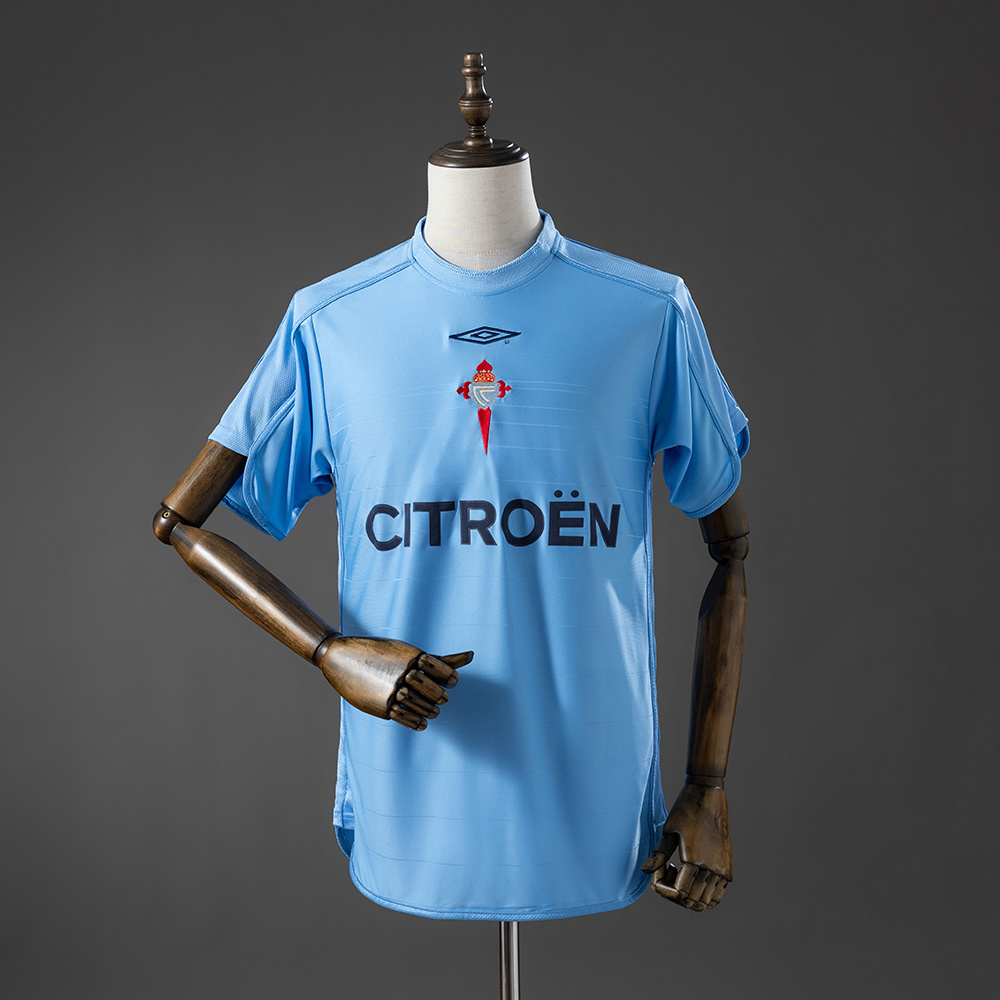 Mens Celta de Vigo Retro Home Jersey 2003/04 Light blue Celta Vigo 2003/04 retro home jersey front view