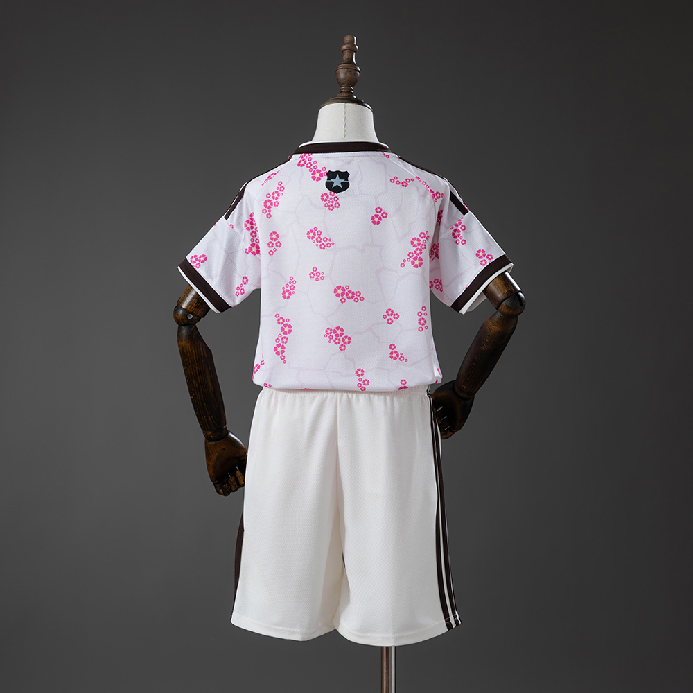 Kids Chile Away Kit 2026 Kids Chile Away Kit 2026 rear view of shirt and shorts