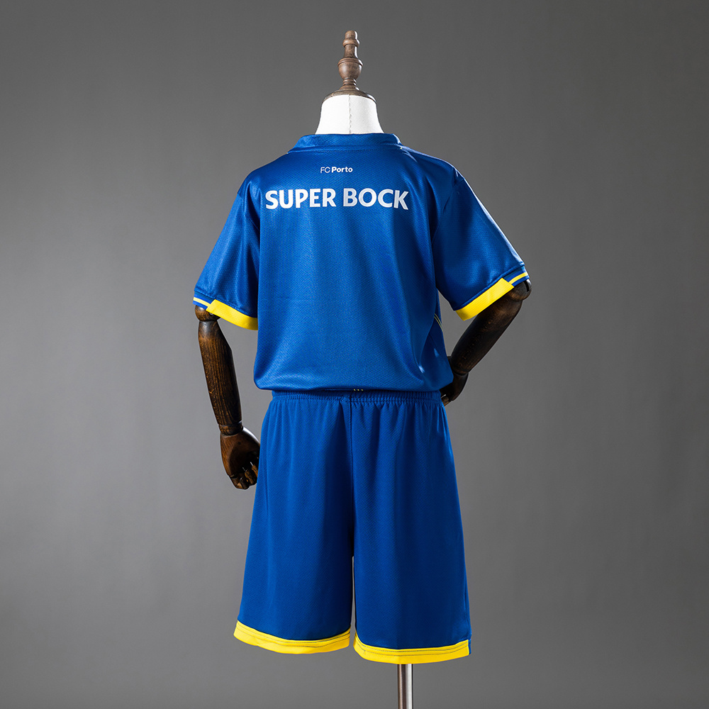 Kids FC Fourth Kit 2025/26 Kids FC Fourth Kit 2025/26 rear view of shirt and shorts