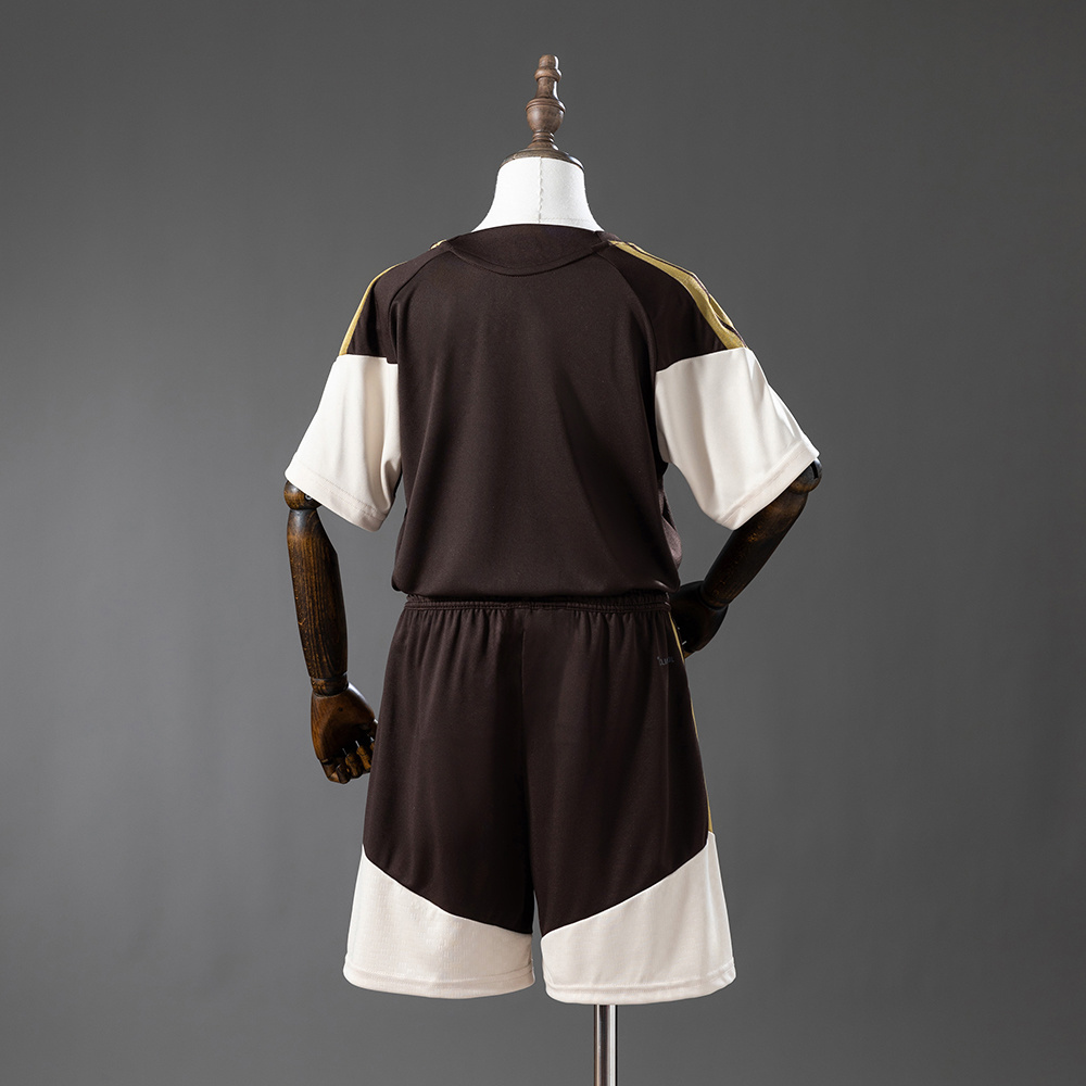 Kids Flamengo Training Kit 2026/27 Kids Flamengo Training Kit Kit 2026/27 rear view of shirt and shorts