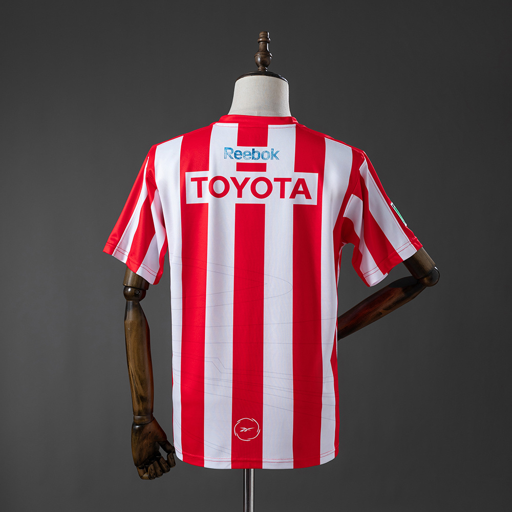 Mens Chivas De Guadalajara Retro Home Jersey 2010/11 Mens Chivas De Guadalajara Retro Home Jersey 2010/11 rear view showing matching team styling